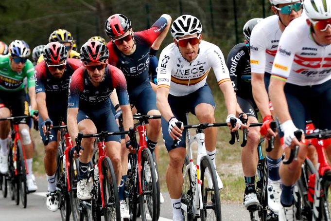 Daniel Martínez y Nairo Quintana continúan entre los mejores de la París-Niza