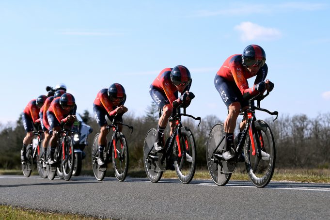 Daniel Martínez sigue escalando posiciones en la París-Niza