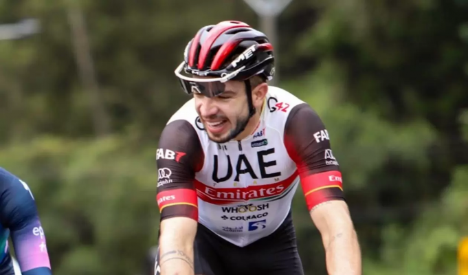 Álvaro Hodeg protagonista en el inicio del Tour de Omán