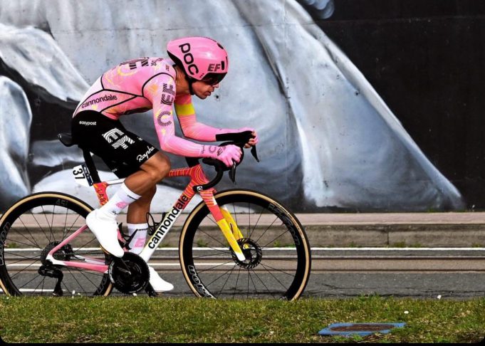 Rigoberto Urán tuvo un buen inicio en la O Gran Camiño