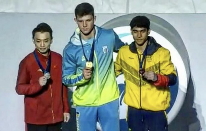 Podio; medalla para Ángel Barajas en la Copa Mundo