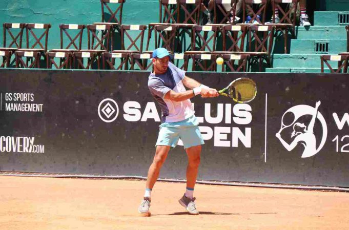 Mejía en busca del título en México