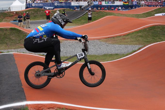 Colombia estuvo cerca del podio mundial en BMX