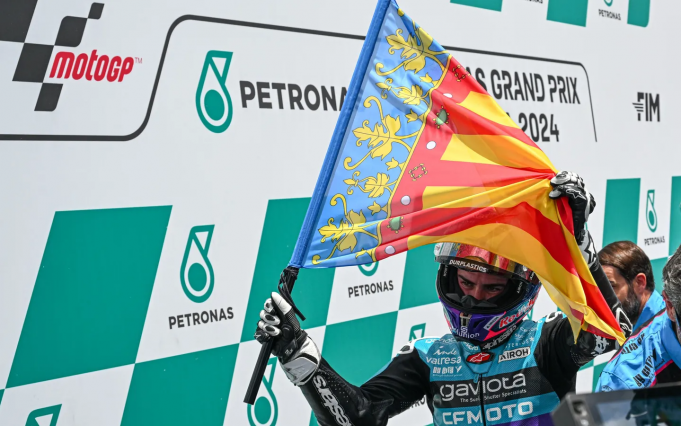 David Alonso extiende su racha ganadora con una emocionante victoria en Sepang