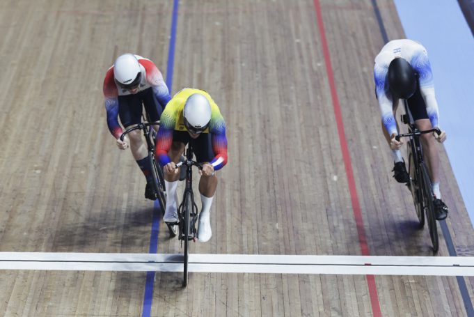 Bayona y Ortega desafían a los mejores del mundo en el velódromo británico