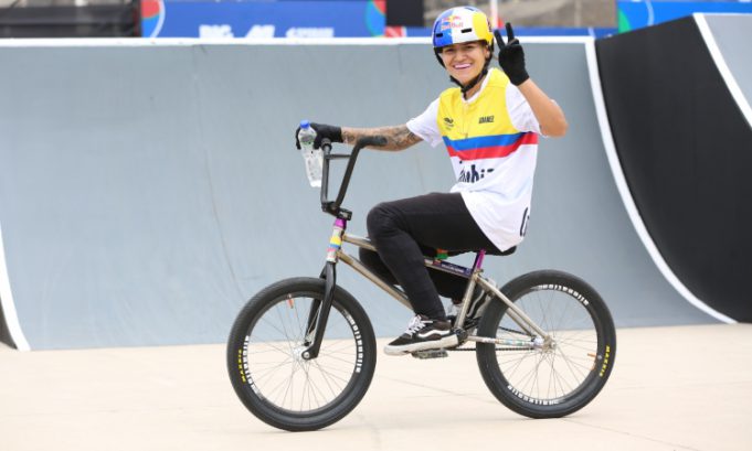 Queensaray Villegas entra en el top-8 del Mundial de BMX Freestyle