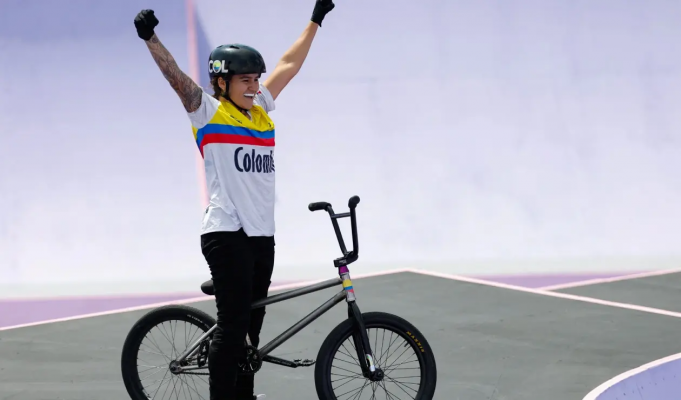 Queen Saray Villegas avanza a la final del Mundial de BMX Freestyle en Abu Dhabi