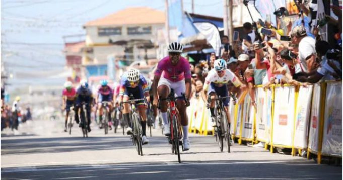 Se acerca la montaña en la Vuelta al Táchira