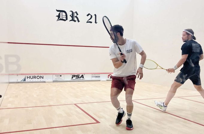 Juan Camilo Vargas debuta con victoria en Detroit