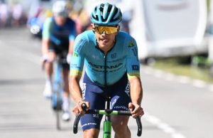 Día de caídas y abandonos en el Critérium del Dauphiné