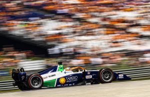 Sebastián Montoya roza la victoria en la sprint del GP de Gran Bretaña