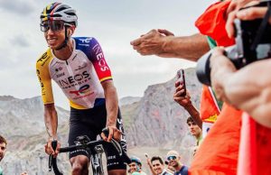 Egan Bernal gana la etapa 16 de La Vuelta a España