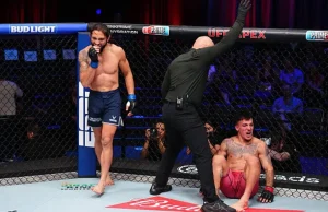 Nocaut histórico: Reyes convence a Dana White y firma con la UFC