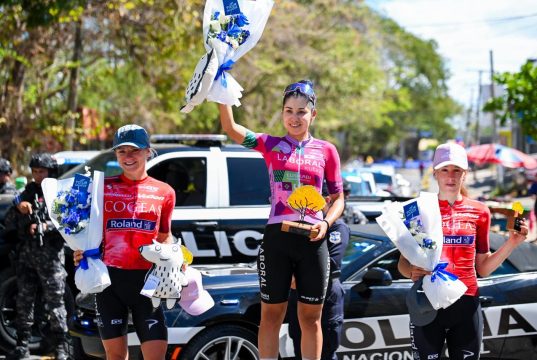 Paula Patiño vuelve a ganar y extiende su momento dorado en El Salvador