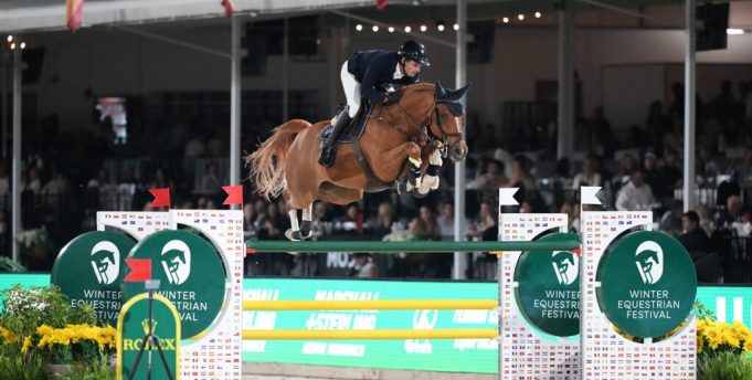 Podio de Mark Bluman en el Wellington International Equestrian