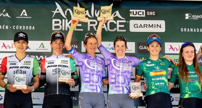 Mónica Calderón inicia con podio su camino en la Andalucia Bike Race