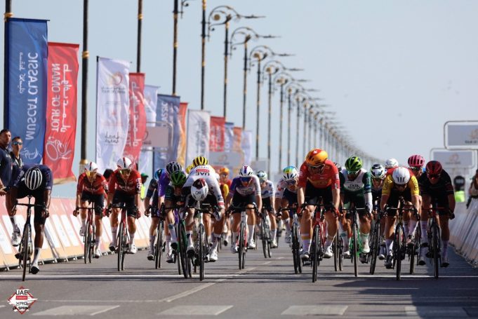 Molano volvió a luchar por la victoria en el Tour de Omán