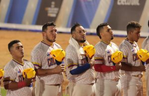 Arranque intenso: autoridad ante Perú y realidad frente a Canadá