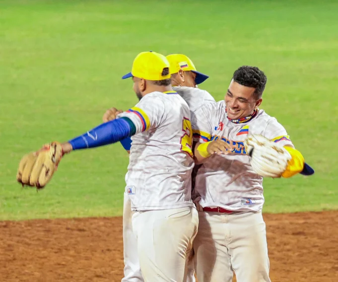 Luis Amaya lanza las siete entradas y blanquea a la isla