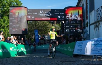 Victoria, Santiago Mesa celebra en la Volta ao Alentejo