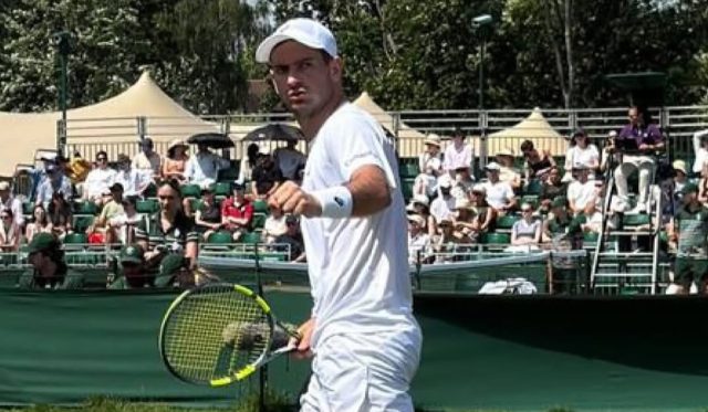 Nicolás Mejía en Wimbledon/ Tomada de @nicolasmejia00 y @equipocolsanitas en Instagram