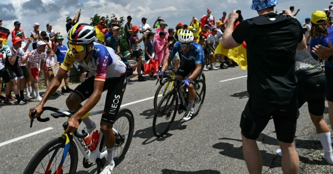 Egan Bernal y Einer Rubio en la etapa 17 del Tour de Francia/ Tomada de AFP