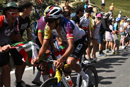 Egan Bernal en la etapa 6 del Tour de Francia/ Tomada de @ineosgrenadiers en Instagram