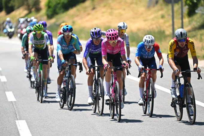 Harold Tejada en la fuga del día en el Tour de Francia/ Tomada del Tour de Francia en X