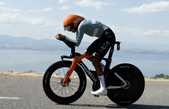 Egan vuelve al top 15 de la general tras la CRI en el Tour Egan Bernal en la CRI del Tour de Francia/ Tomada de ESPN en X