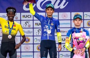 Santiago Umba en el podio de la Ordu Black Sea Classic/ Tomada de @santiagoumbal en Instagram