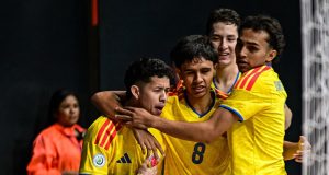 Colombia celebrando una de las anotación en el juego frente a Paraguay en la CONMEBOL Sub 20 de futsal/ Imagen tomada de @conmeboltorneos en Instagram