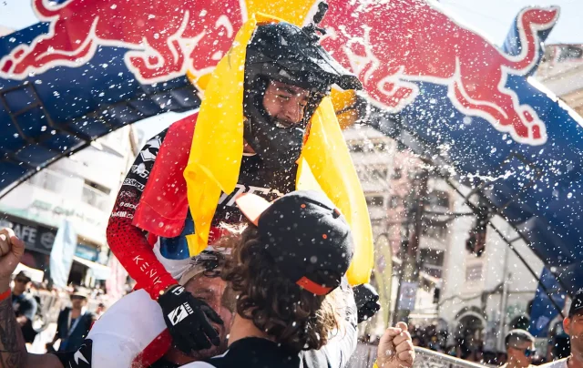 red-bull-cerro-abajo-sebastian-holguin