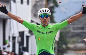 Colombia domina la Vuelta Ciclistica a Venezuela Misael Urián celebrando la victoria de la etapa 3 en la Vuelta a Venezuela/ Tomado de @vueltavenezuela en Instagram