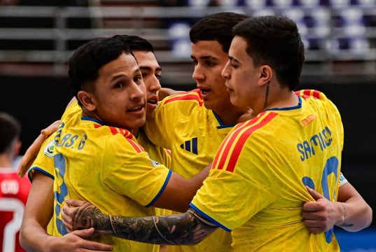 Combia celebra el tercer puesto en la CONMEBOL Sub 20 de Futsal/ Tomado de @Conmeboltorneos en Instagram