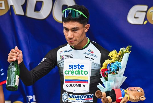 Misael Urian en el liderato en la Vuelta a Venezuela/ Tomada @vueltavenezuela