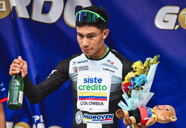 Misael Urian en el liderato en la Vuelta a Venezuela/ Tomada @vueltavenezuela