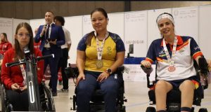 Leidy Chica en el podio del World Boccia Challenger/ Tomada de @mindeportecol en Instagram