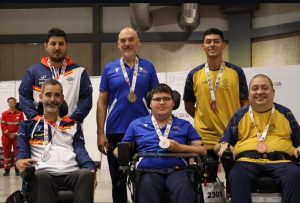 Jesús Romero en el podio del World Boccia Challenger/ Tomada de @mindeportecol en Instagram