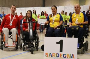 Leidy y Edisol Chica en el podio de kis World Boccia Challenger/ Tomada de @fecolboccia en Instagram